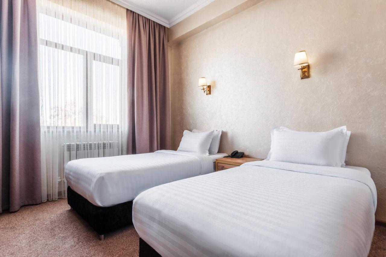 Western Suites Hotel Tasjkent Eksteriør bilde