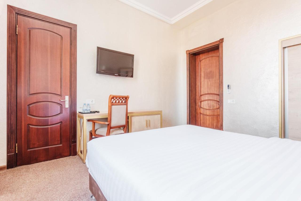 Western Suites Hotel Tasjkent Eksteriør bilde