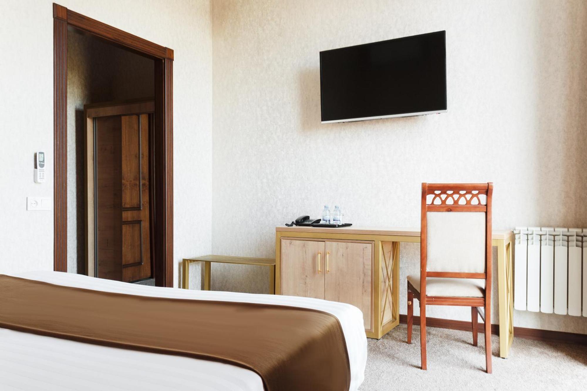 Western Suites Hotel Tasjkent Eksteriør bilde