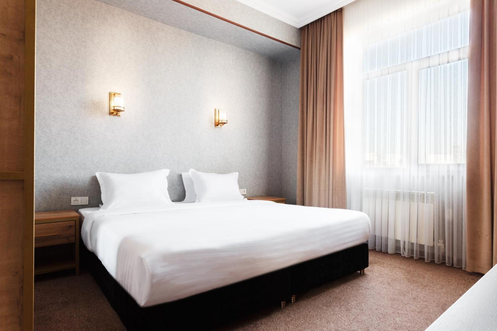 Western Suites Hotel Tasjkent Eksteriør bilde