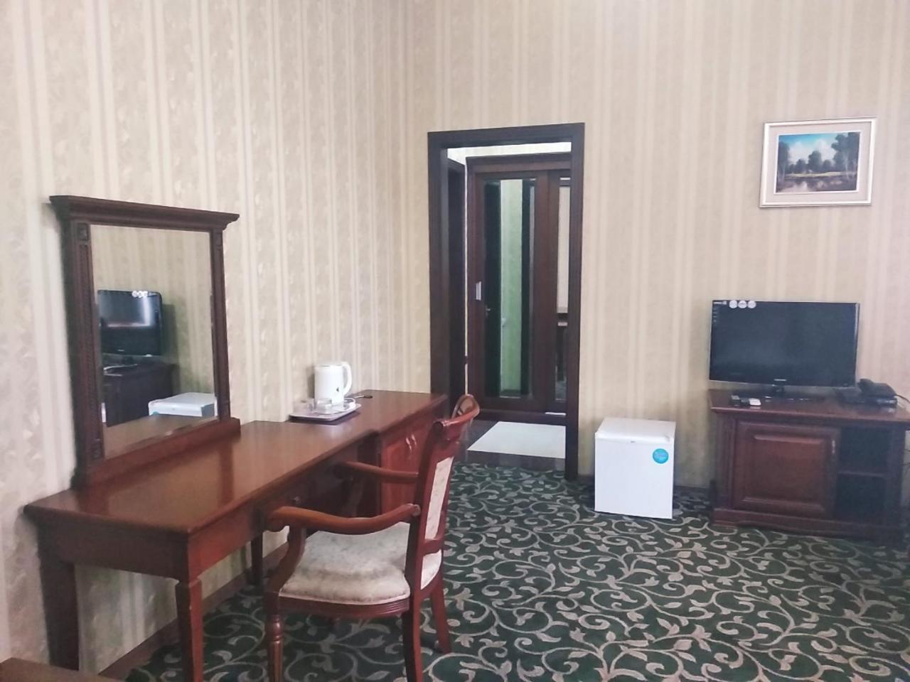 Western Suites Hotel Tasjkent Eksteriør bilde
